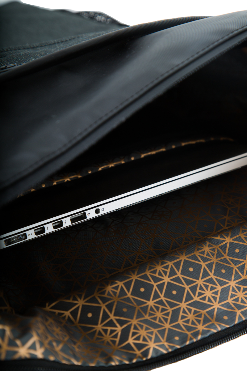 the guru backpack inside detail